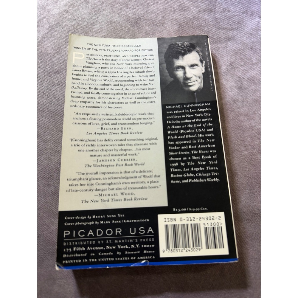 The Hours Michael Cunningham Pulitzer Prize Novel Picador USA Paperback Book